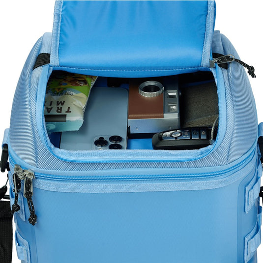 COLEMAN COOLER PRO 16 CAN SOFT COOLER BLUE SKY 