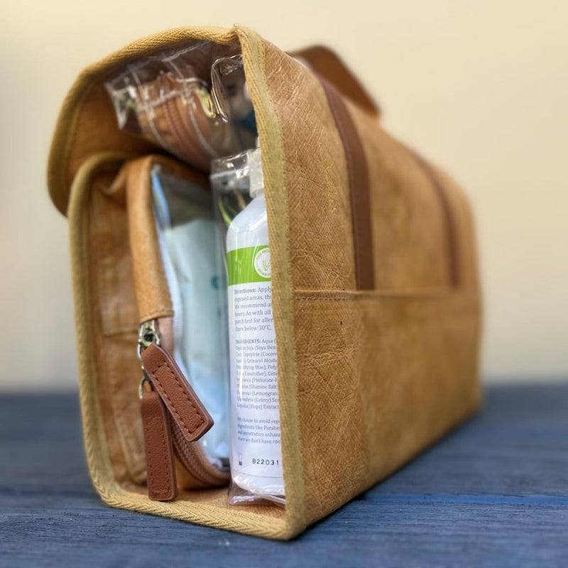 Load image into Gallery viewer, DRIFTA STOCKTON TOILETRY BAG TAN
