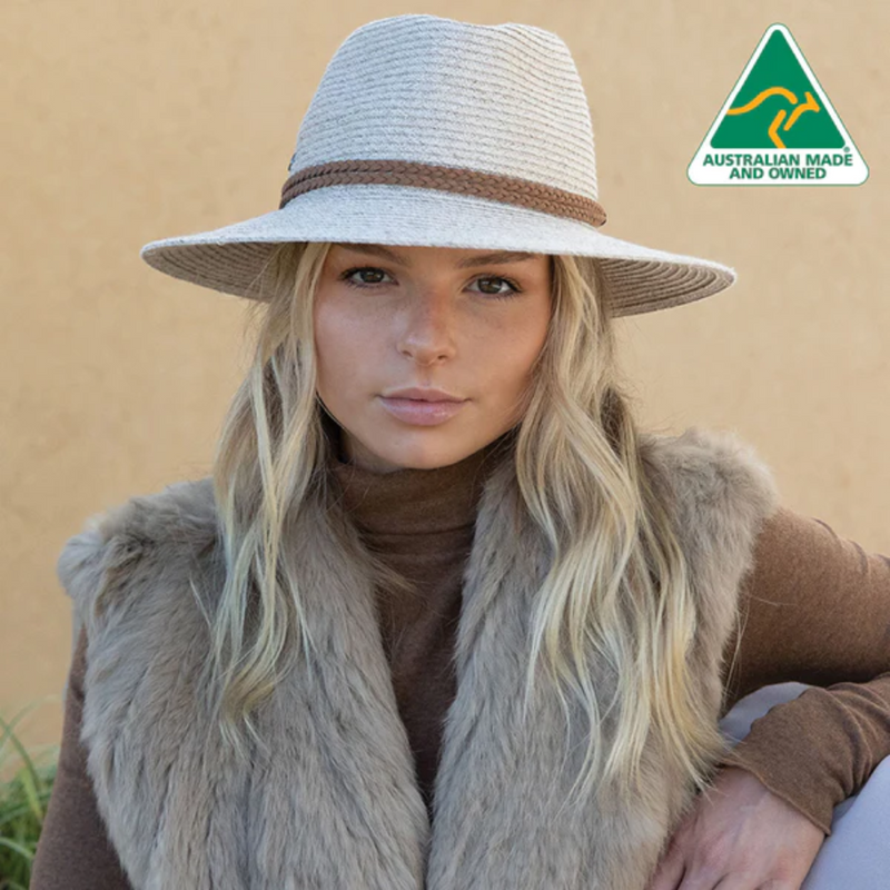 Load image into Gallery viewer, EVOKE KEITH FEDORA EV280A SAND 58CM [SZ:58CM MEDIUM/LARGE]
