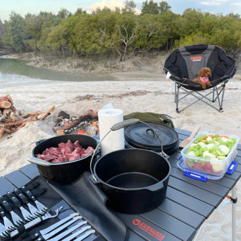 Load image into Gallery viewer, WILDTRAK CAMP OVEN CAST IRON 2 QUART
