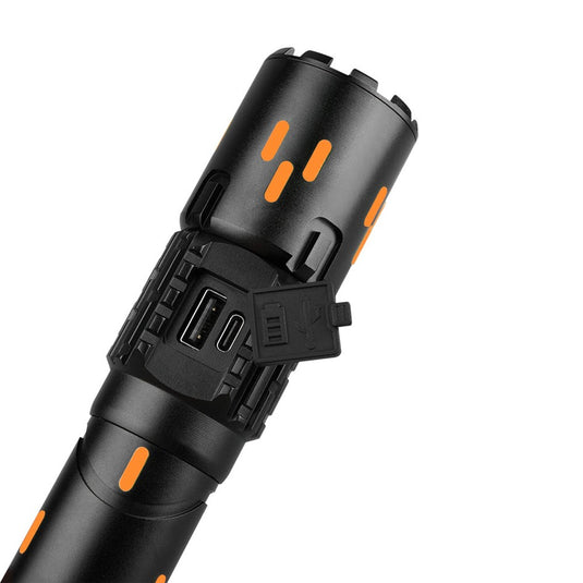 WILDTRAK 1500L 3000MAH RECHARGEABLE FLASHLIGHT